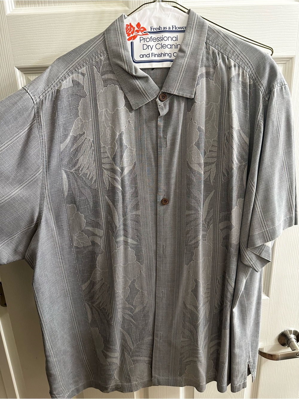 Tommy Bahama Gray Floral Jacquard Short-Sleeve Button-Up Shirt